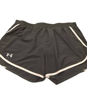 Under Armour Women's Loose Coupe Shorts sz lg